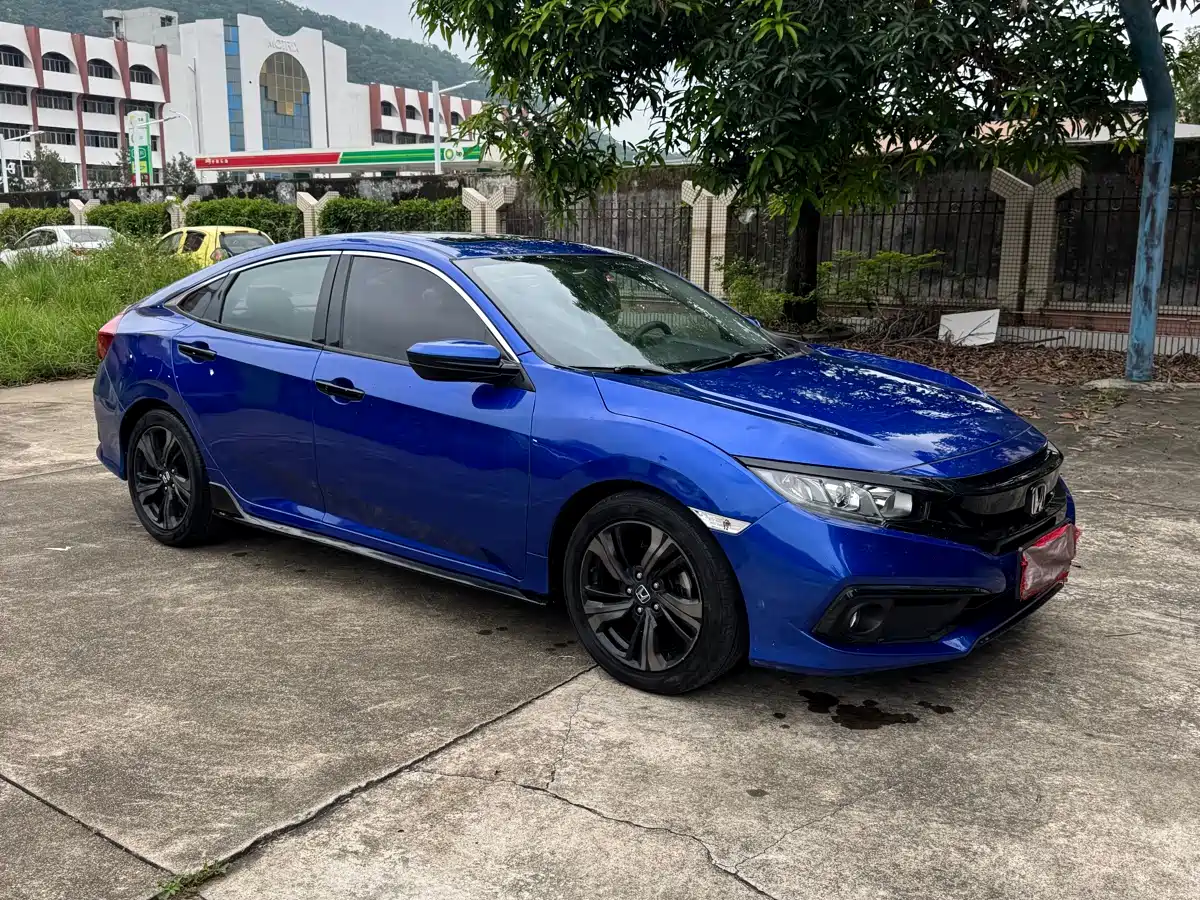 Фото 3 - Honda Civic