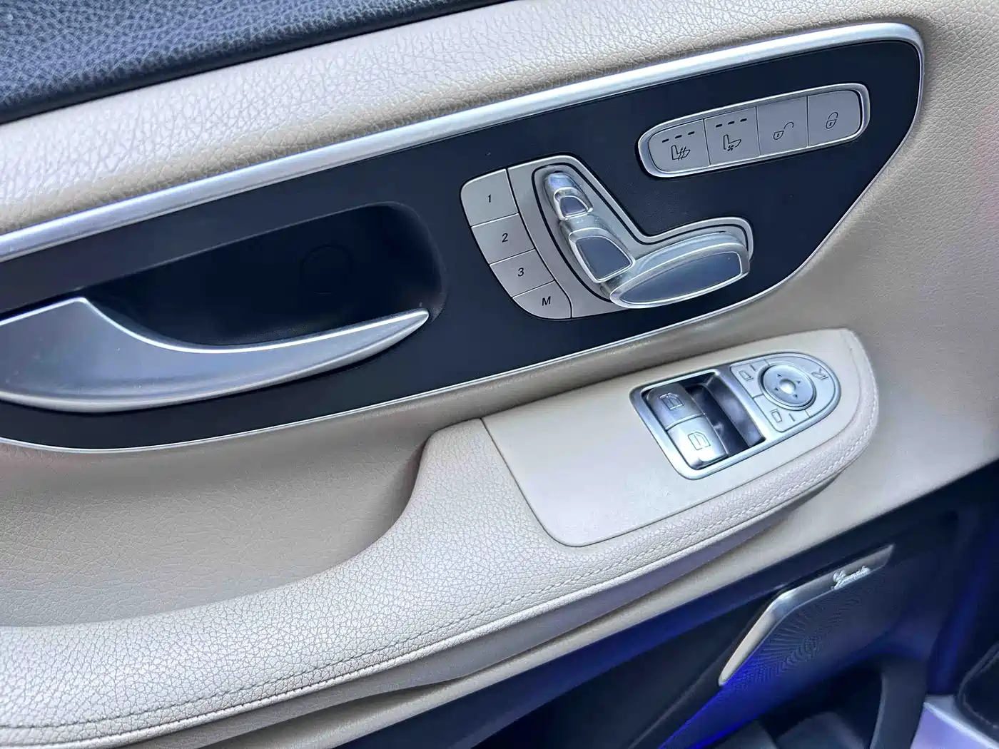 Mercedes-Benz V-Class 2020 Model V 260 L Long Wheelbase Luxury фото 6