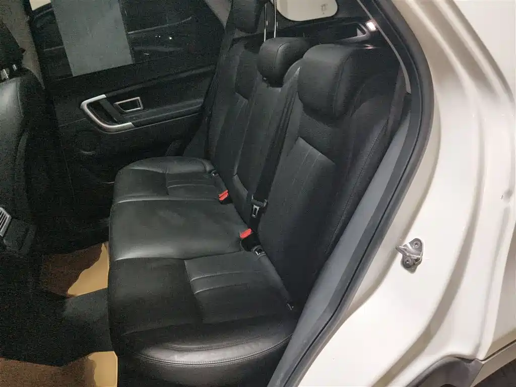 Land Rover Discovery Sport 2018 240PS SE Edition фото 17