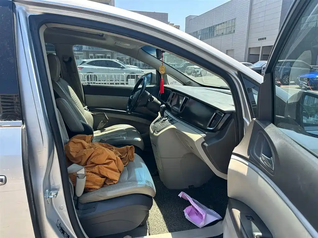 Buick GL8 2013 3.0L GT Luxury Business Elegance Edition фото 7