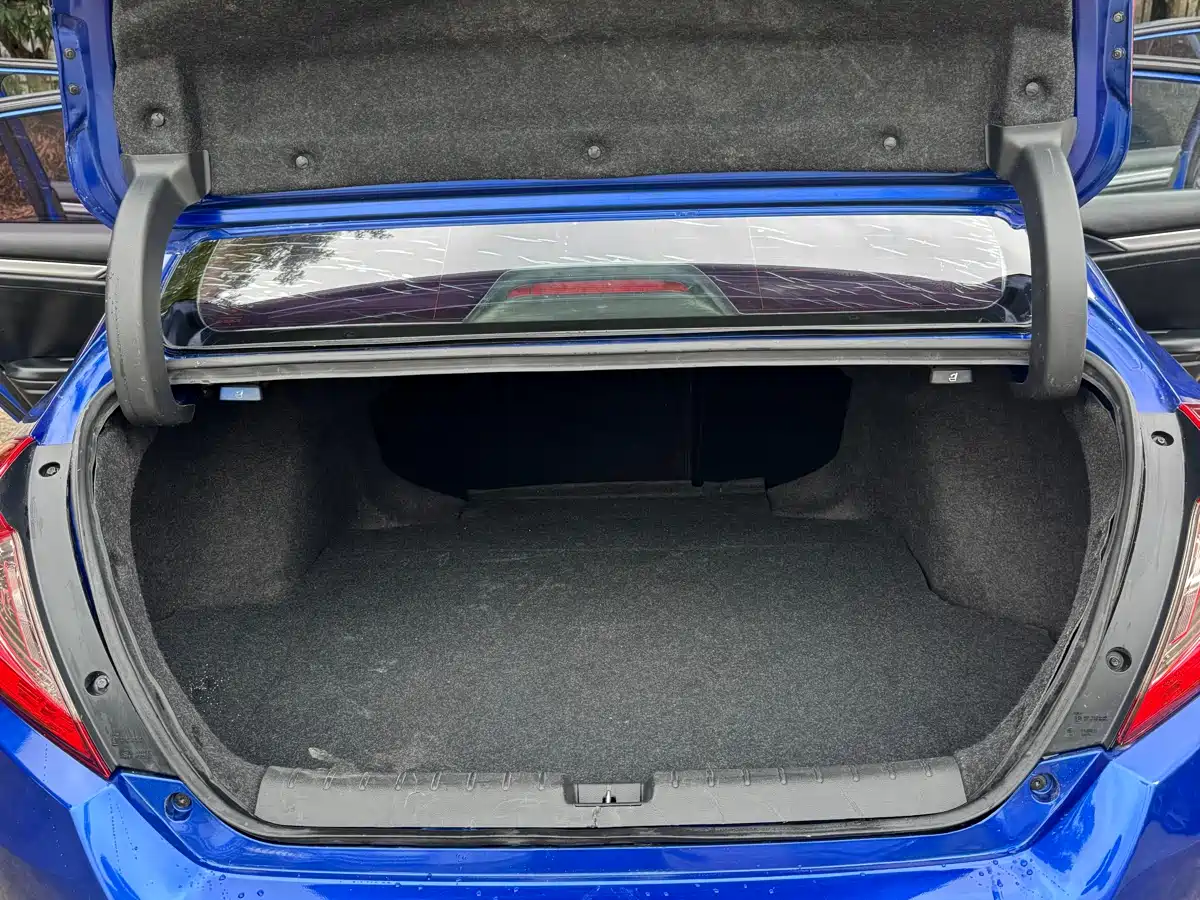 Фото 11 - Honda Civic