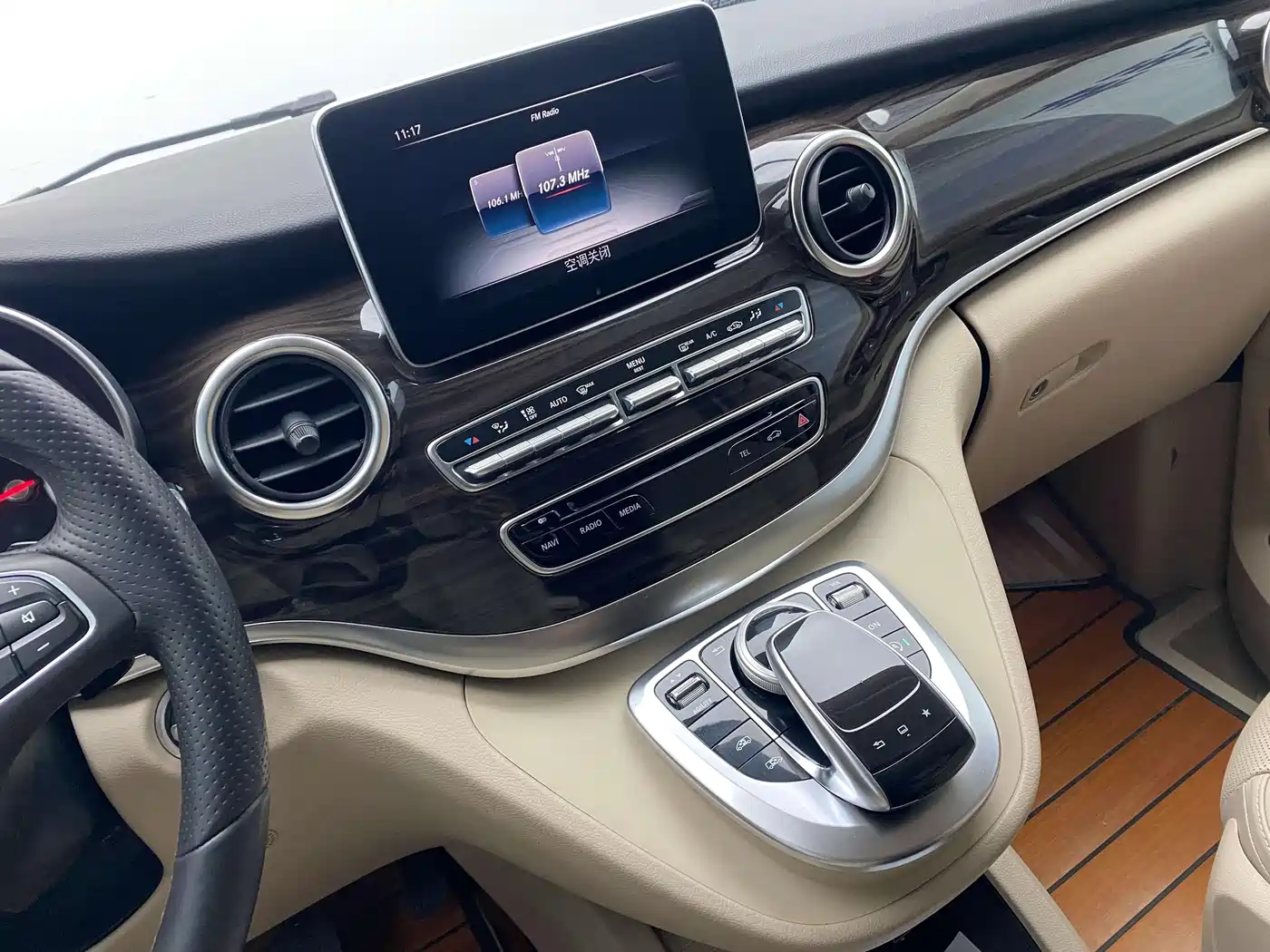 Mercedes-Benz V-Class 2016 V 260 Navigator фото 26