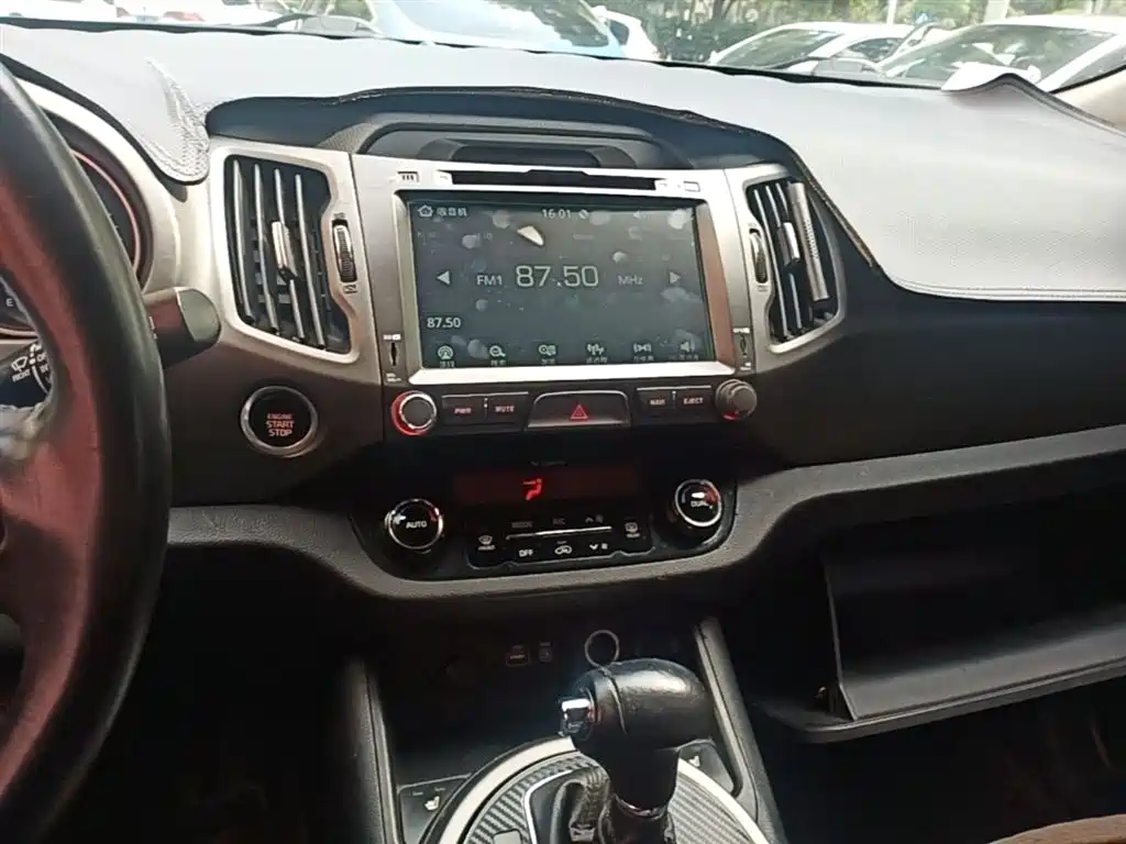 Kia Sportage 2015 2.0L Automatic 2WD DLX фото 10