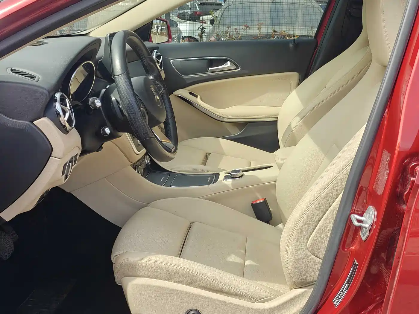Mercedes-Benz GLA 2017 GLA 200 Dynamic фото 14