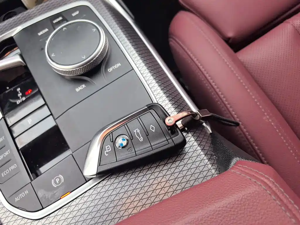 BMW 3 Series 2024 325Li M Sport Shadowline Package фото 9