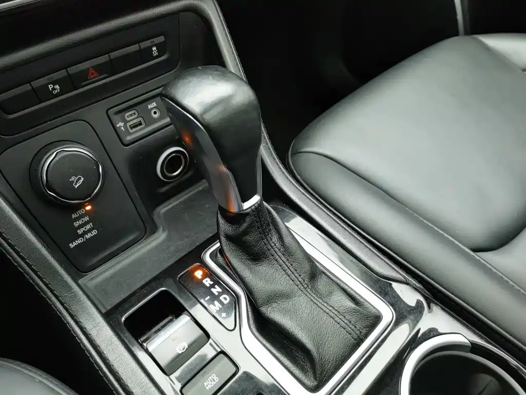 Jeep Commander 2019 2018 2.0T 4WD Ultimate Version China V