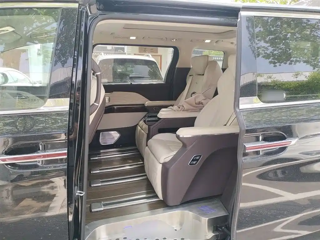 Hongqi HQ9 2023 2.0T Smart Connect Flagship фото 13