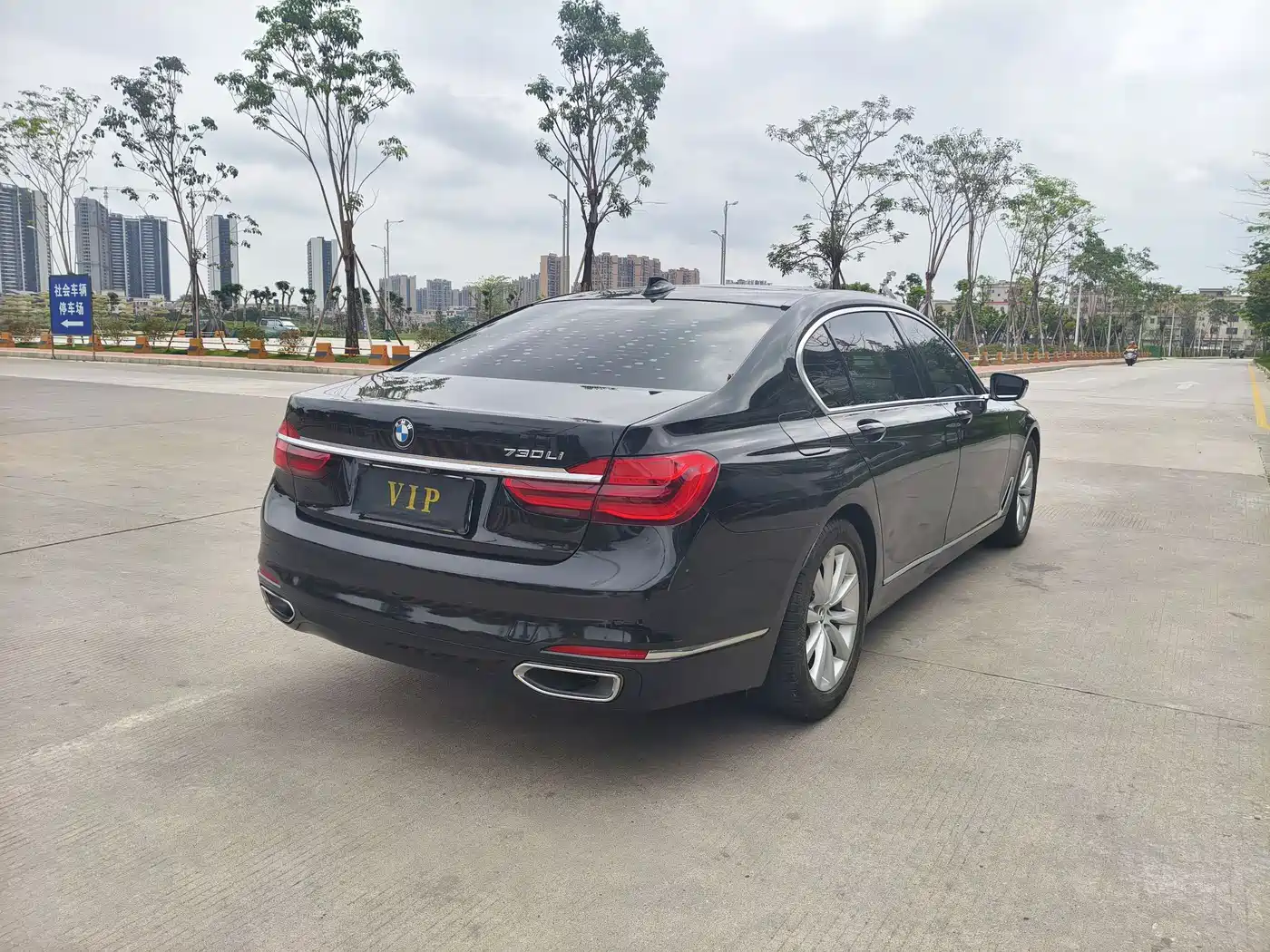 BMW 7 Series 2016 730Li Luxury фото 6