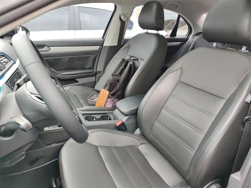 Volkswagen Lamando 2017 230TSI DSG Trend Edition фото 15