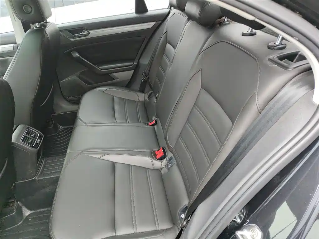 Volkswagen Lamando 2017 230TSI DSG Trend Edition фото 17