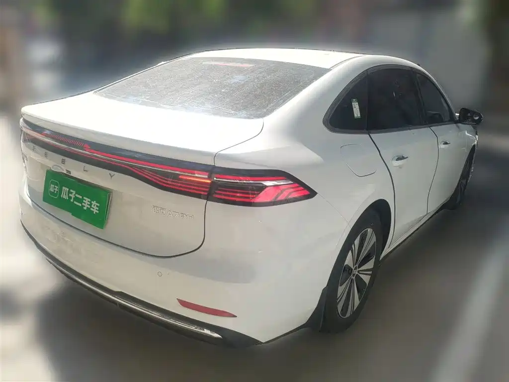 Geely Galaxy Galaxy A7 2025 EM-i 150km Premium Edition фото 4