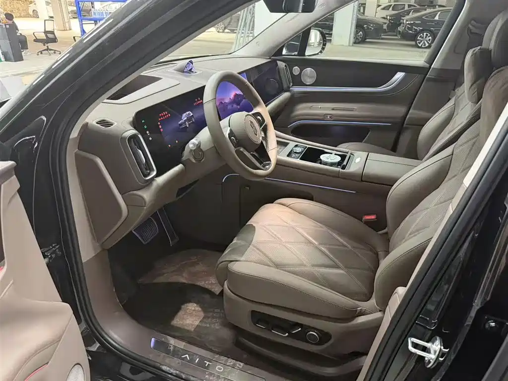 AITO Wenjie AITO M9 2025 Extended Range Ultra 52kWh 6-Seater фото 3