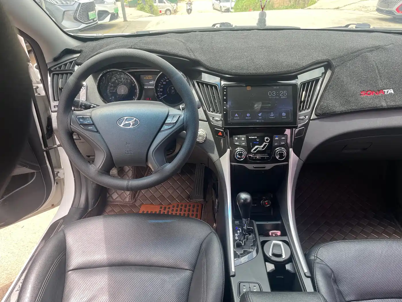 Photo 12 - Hyundai Sonata