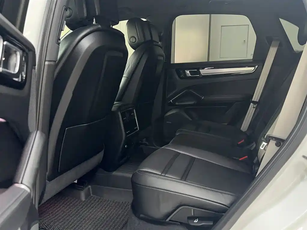 Porsche Cayenne 2023 Cayenne S 2.9T Platinum Edition фото 11