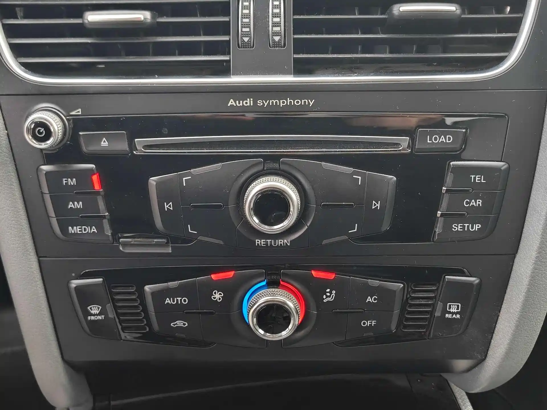 Фото 12 - Audi A4L