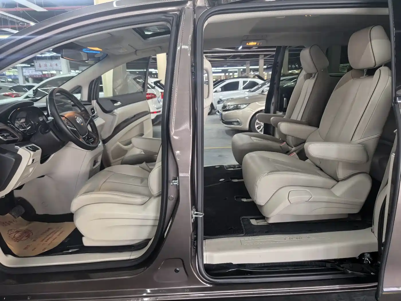 Buick GL8 2021 Land Business Class 652T Luxury фото 8