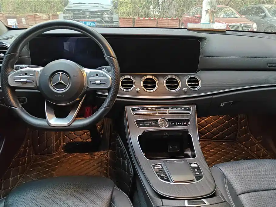 Mercedes-Benz E-Class 2020 E 300 L Sport Luxury Model фото 12