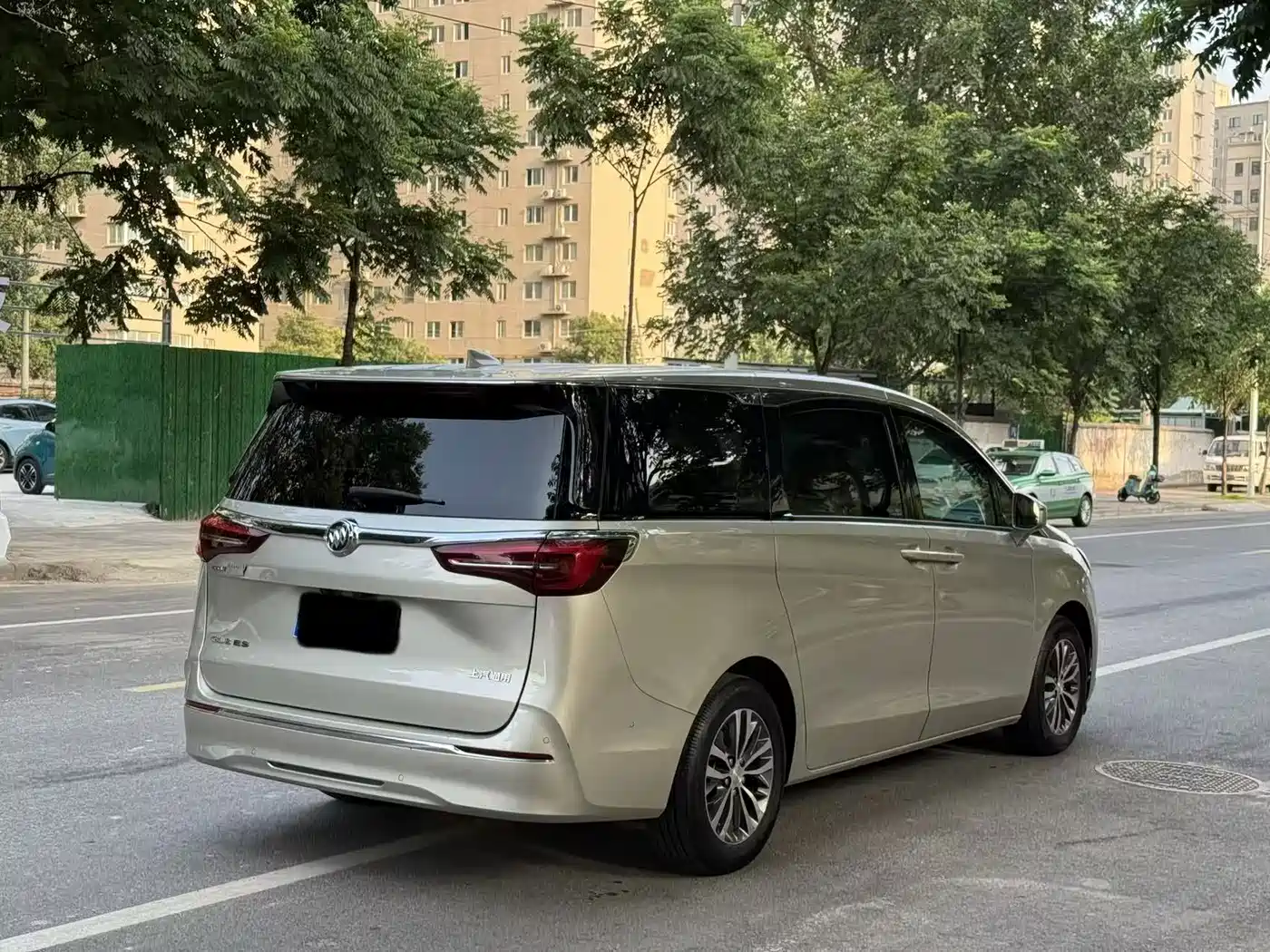 Фото 4 - Buick GL8