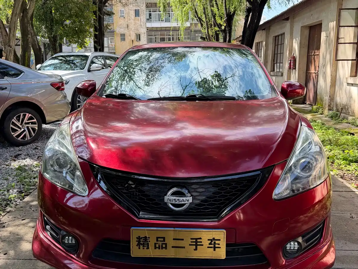 Фото 1 - Nissan Tiida