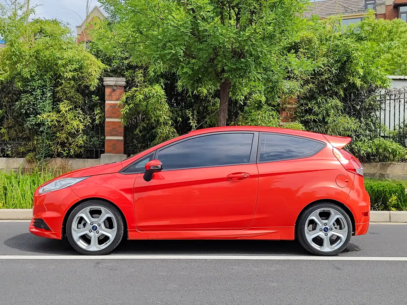 Ford Fiesta (Import) 2013 1.6T ST фото 20