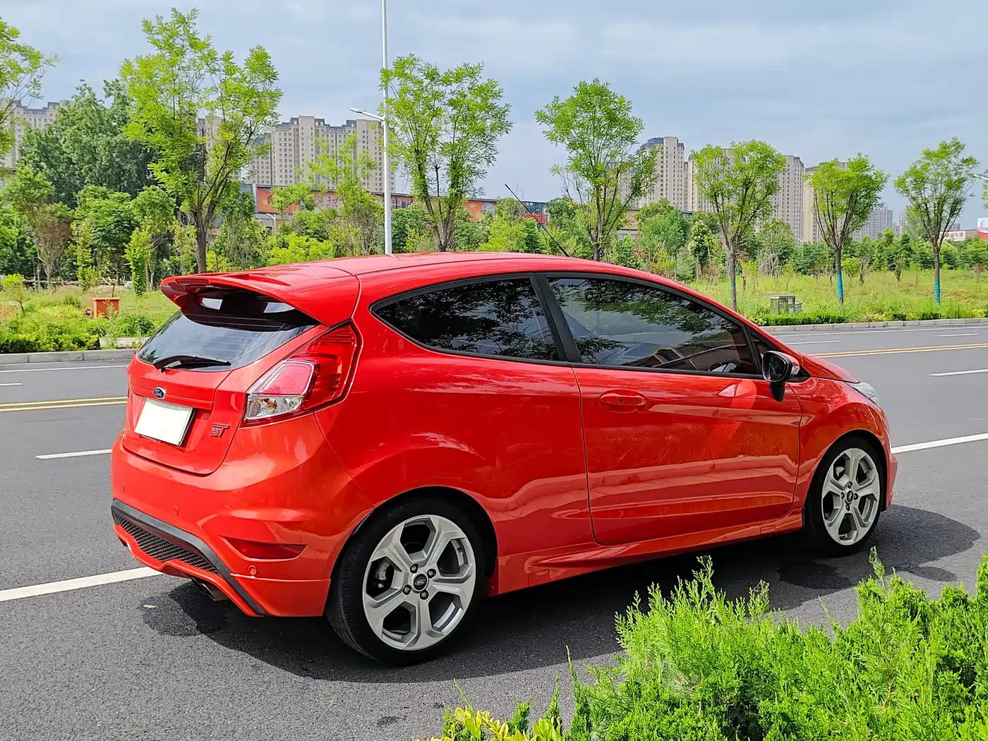Ford Fiesta (Import) 2013 1.6T ST фото 30