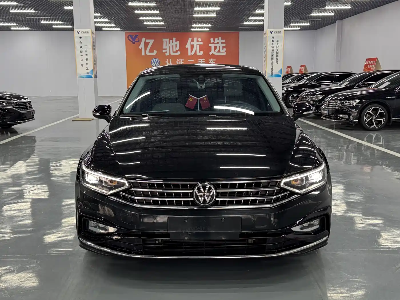 Volkswagen Magotan 2024 2 Million Units Public Sharing Edition 330TSI DSG Luxury фото 2