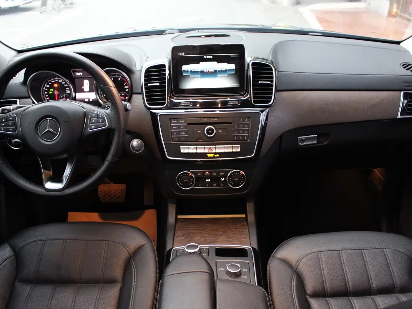 Mercedes-Benz GLE 2017 GLE 320 4MATIC Dynamic фото 8