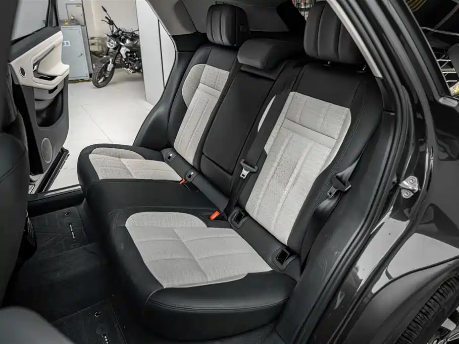 Land Rover Range Rover Evoque 2021 Range Rover Evoque L 249PS R-Dynamic First Edition Launch Edition фото 25