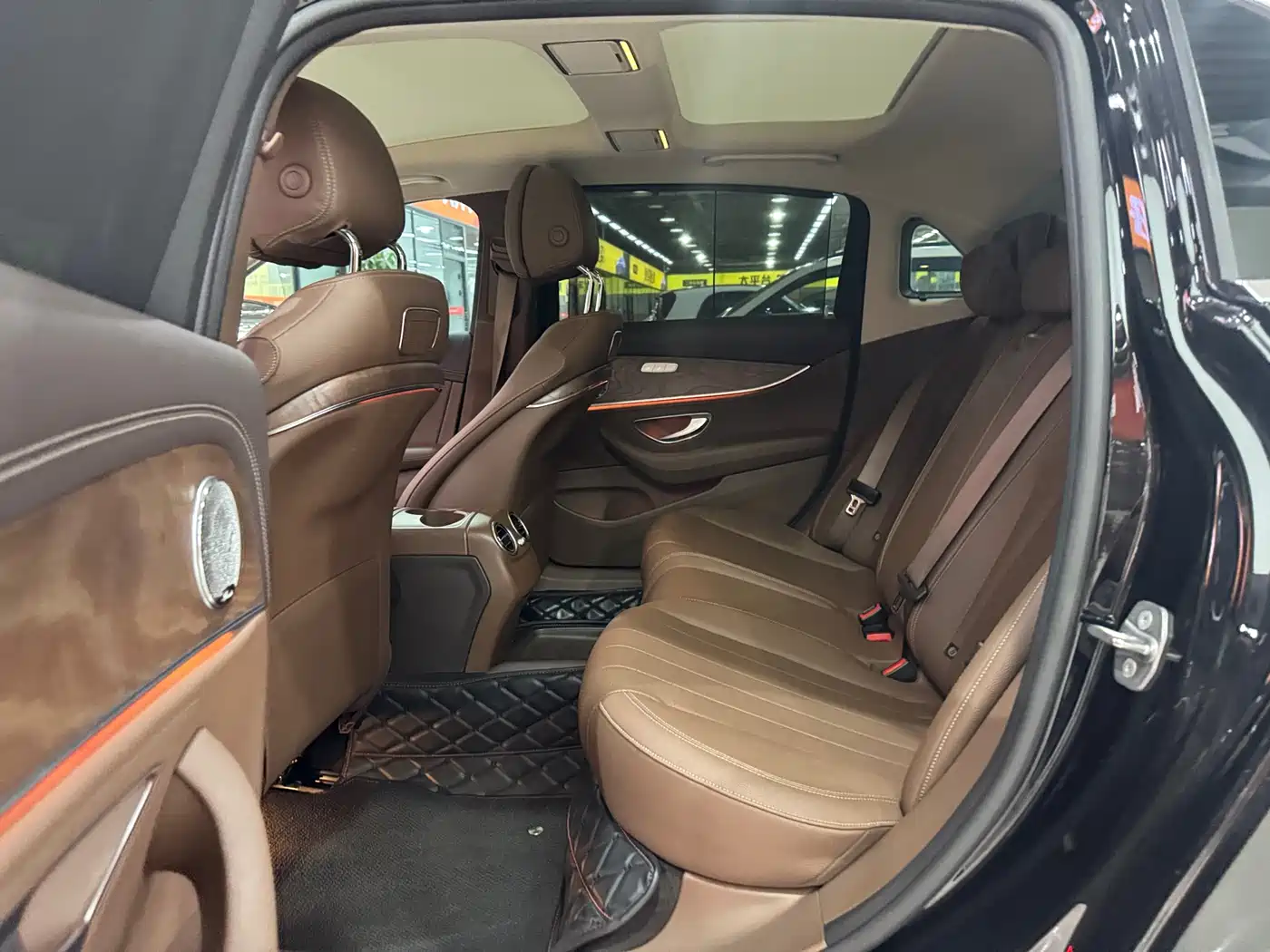 Mercedes-Benz E-Class 2016 E 300 L Luxury фото 8