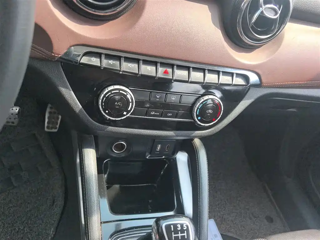 BAIC Changhe Q35 2017 2016 1.5L Manual Smart Edition