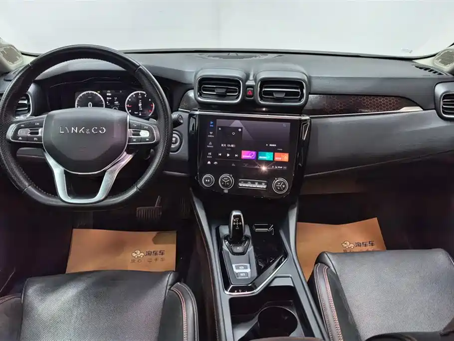 Lynk & Co 02 2019 High Energy Edition 2.0T Automatic 2WD Power Pro China VI фото 12