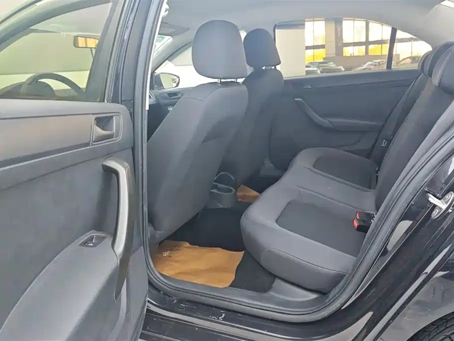 Volkswagen Santana 2015 1.4L Manual Trend Edition фото 11