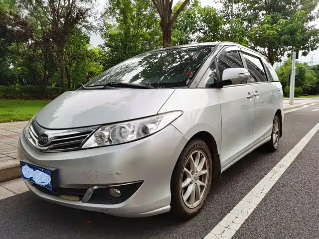  BYD BYD M6 2015 2.4L Automatic Premium Edition