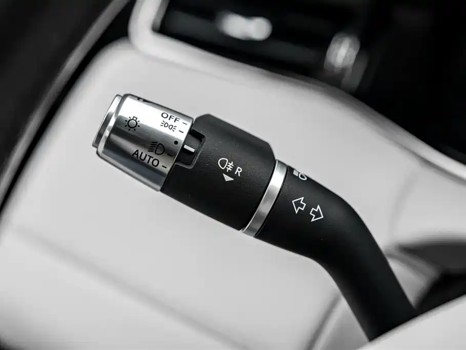 Land Rover Range Rover Evoque 2021 Range Rover Evoque L 249PS R-Dynamic First Edition Launch Edition фото 11