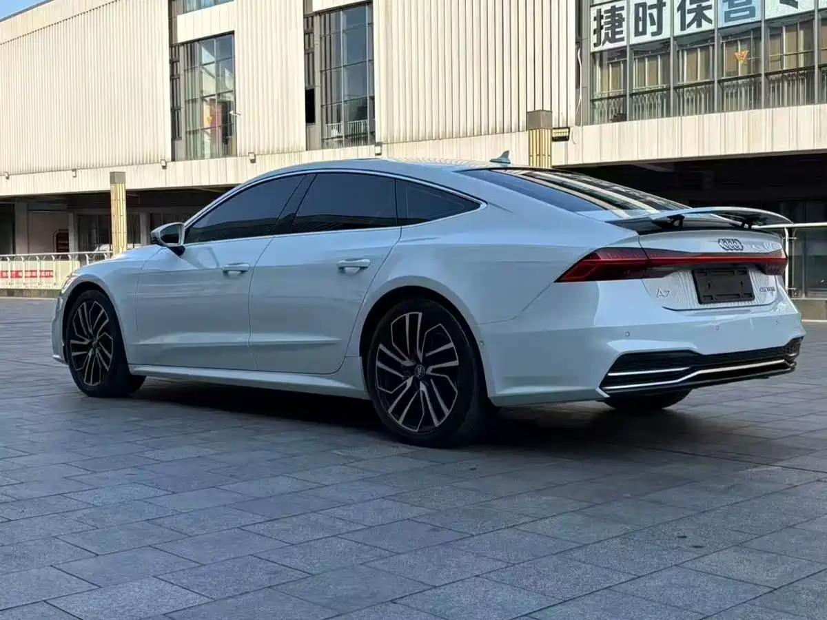 Audi A7 2024 45 TFSI Premium Selection фото 8