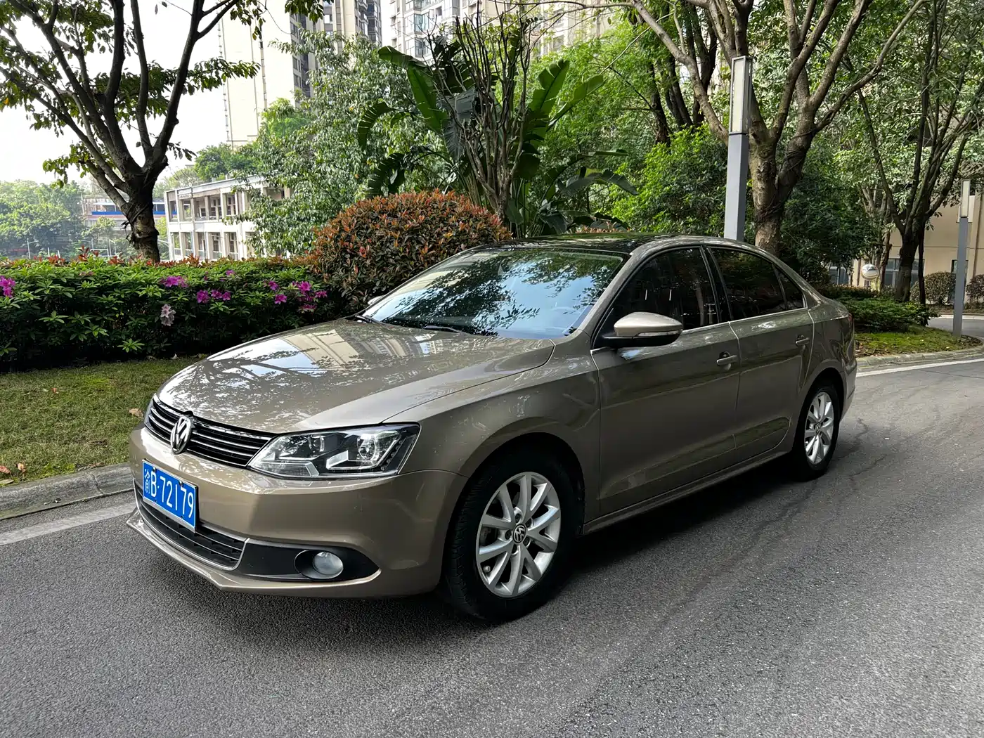 Volkswagen Sagitar 2014 Facelift 1.6L Automatic Comfort