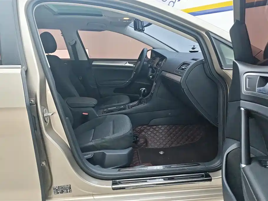 Volkswagen Golf 2019 1.6L Auto Comfort (China V) фото 8
