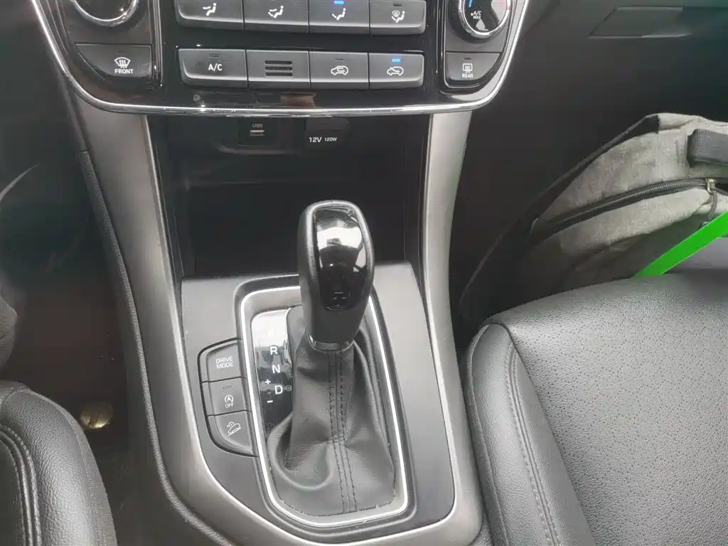 Hyundai Beijing Hyundai ix35 2019 2.0L Automatic 2WD Zhiyong·Enjoy China V фото 10
