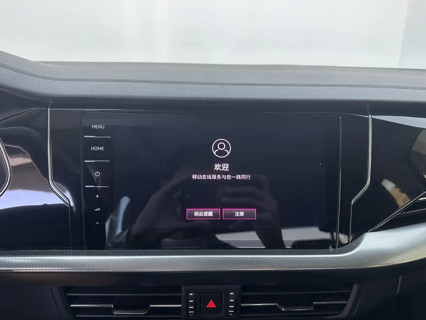 Volkswagen Passat 2024 380TSI Luxury фото 13