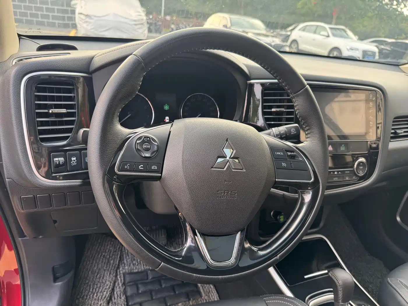 Mitsubishi Outlander 2019 2.0L 2WD Enjoy 5-Seater China VI фото 10