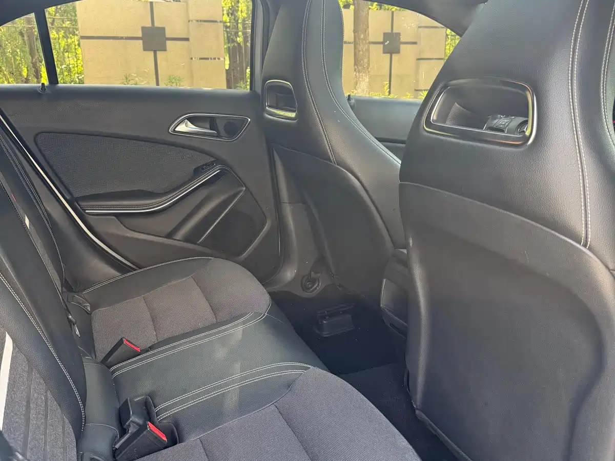 Mercedes-Benz A-Class (Import) 2015 A 180 фото 10