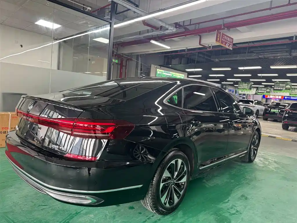 VOLKSWAGEN PASSAT