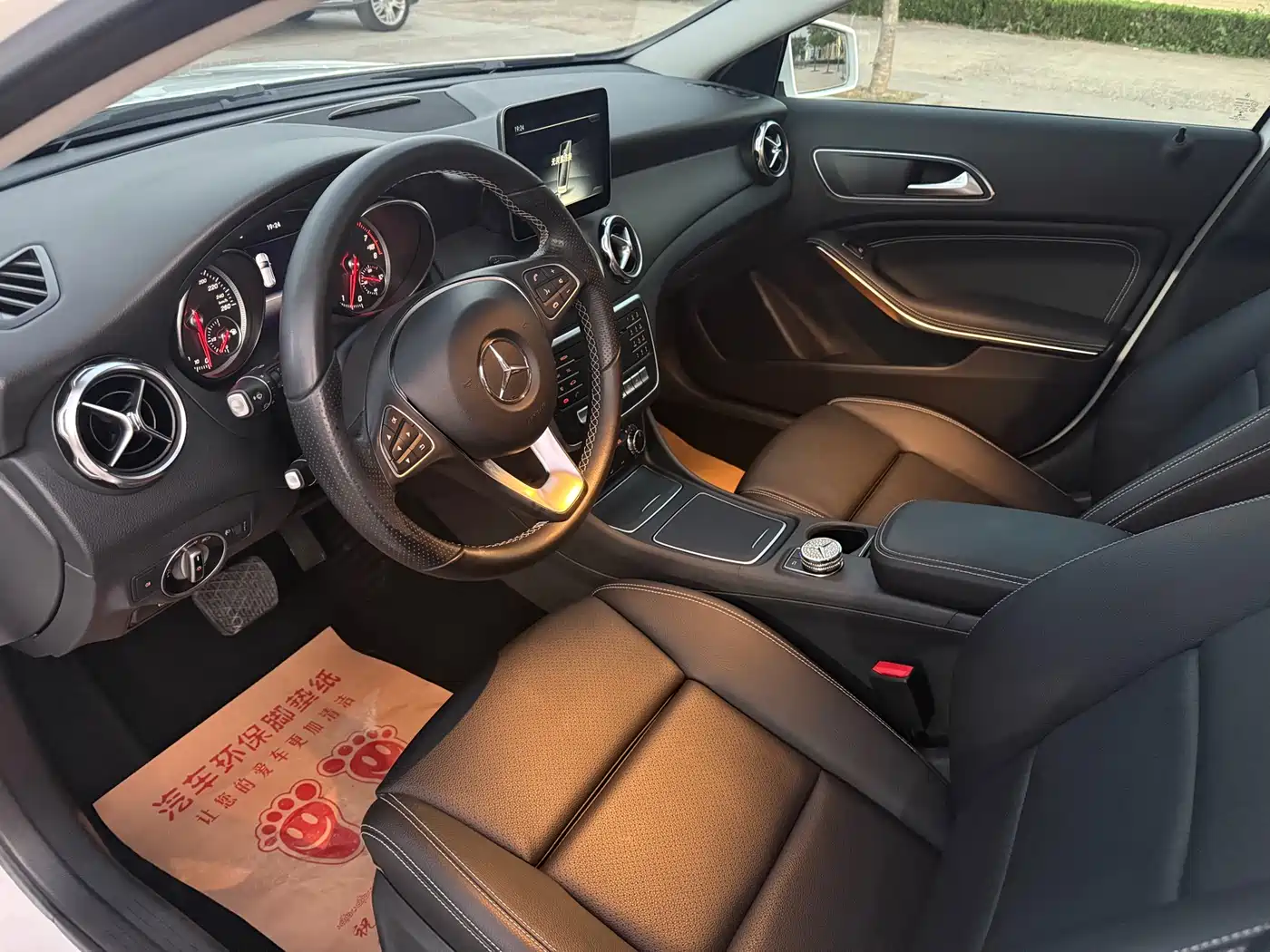 Mercedes-Benz GLA 2017 GLA 200 Dynamic фото 6