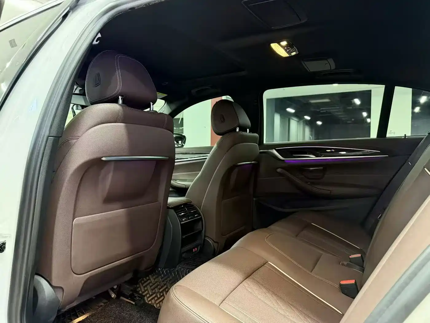 صورة 6 - BMW 5 Series