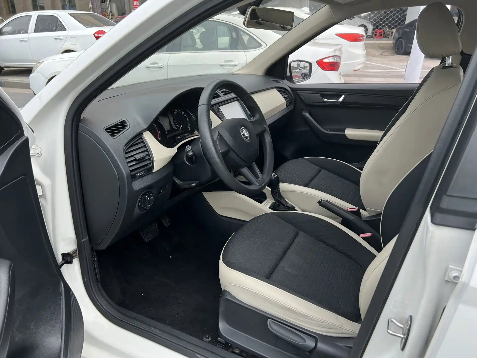 Фото 7 - Škoda Fabia