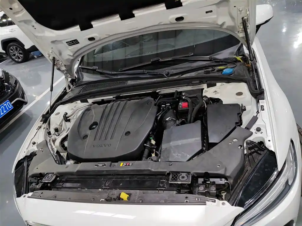 Фото 16 - Volvo S60