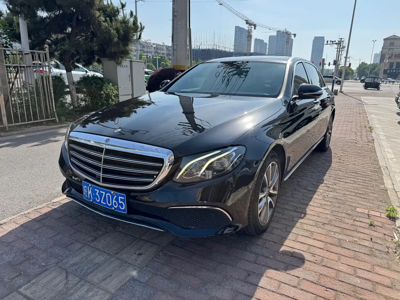 Mercedes-Benz E-Class 2017 E 300 L Sport Fashion фото 2