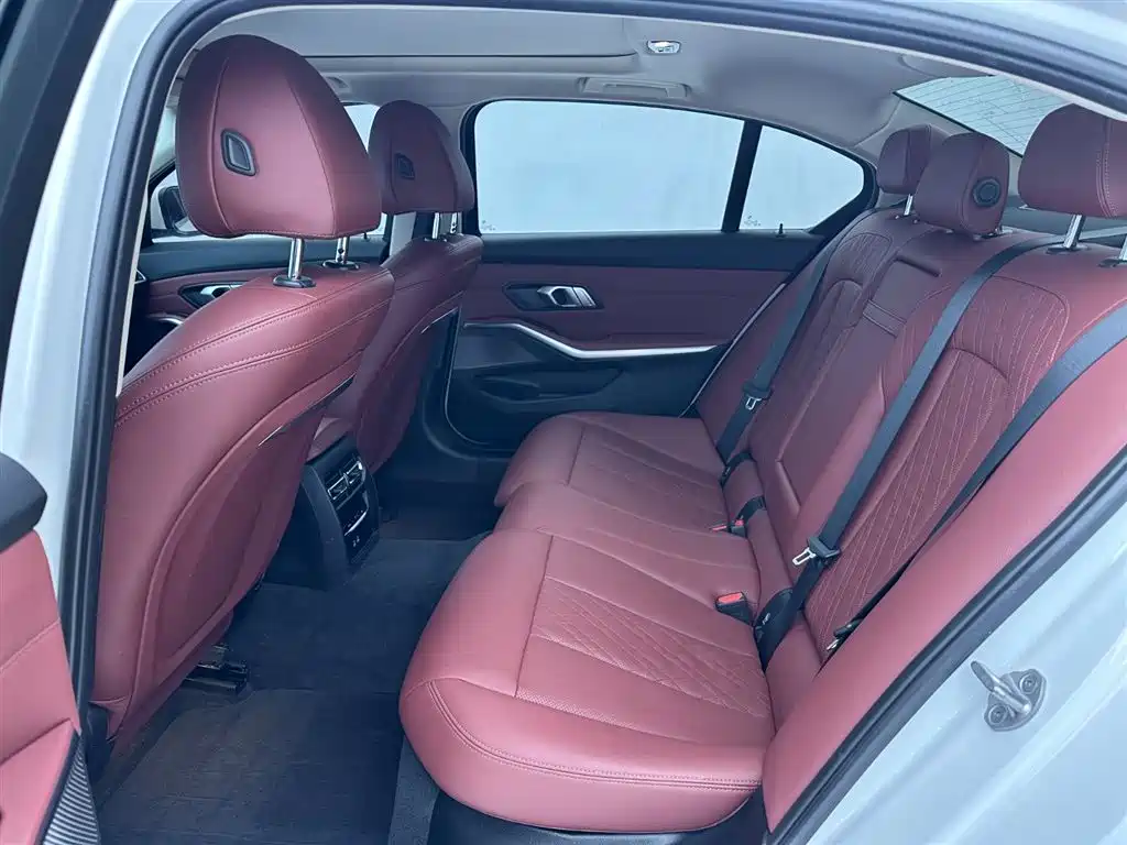 BMW 3 Series 2023 320Li M Sport Package фото 12