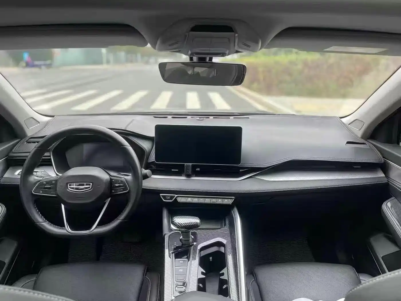 Фото 6 - Geely Preface