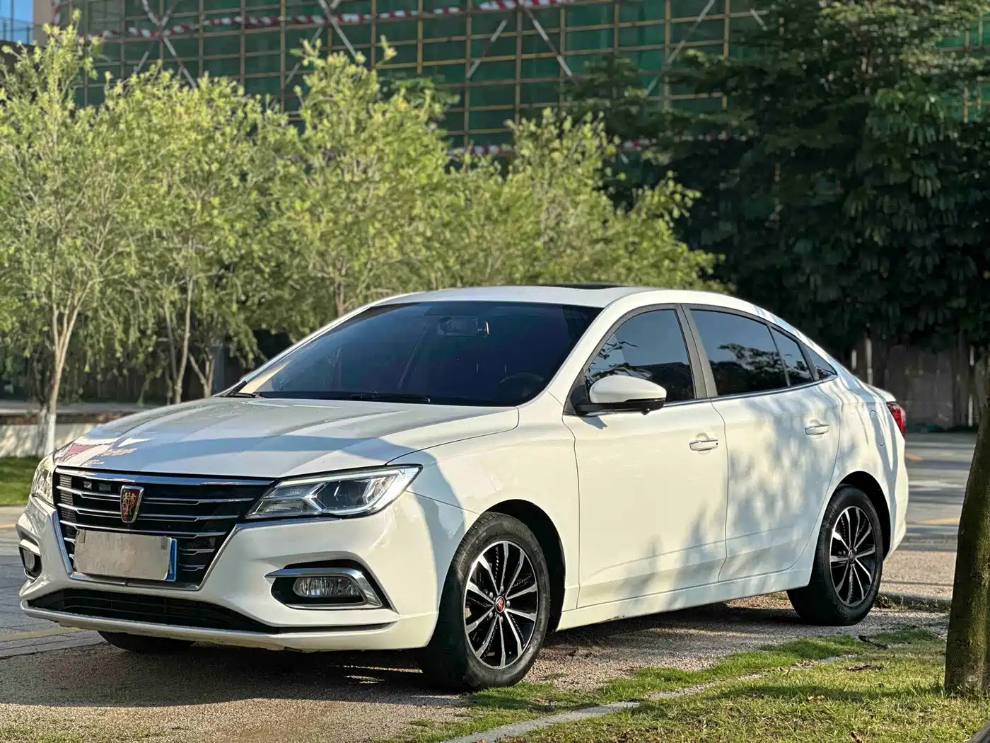 Roewe i5 2020 1.5L Automatic 4G Connected Premium Flagship Edition